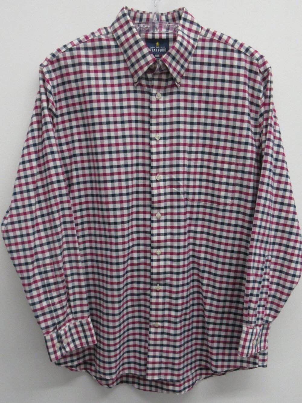 STAFFORD BUTTON UP SHIRT MEN 34-35 WRINKLE-FREE TRAVEL CREAM BLUE FUCHSIA PLAID